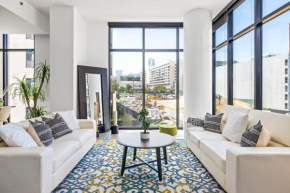 Artistically Gleaming Buckhead Retreat